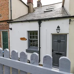 https://pebble-cottage-whitby.yorkshirehotels.net