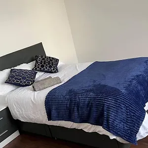  Apartment Central, Festival Theater