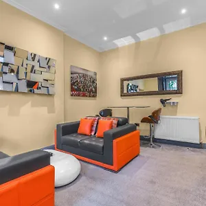  Apartment Cosy Modern Centre Flat