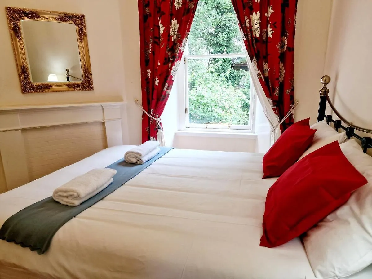 Georgian 2 Bedroom Apartment Edinburgh