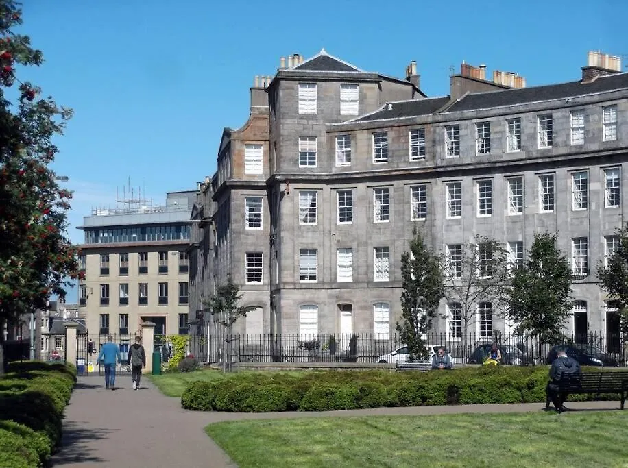 Georgian 2 Bedroom Apartment Edinburgh 0*,